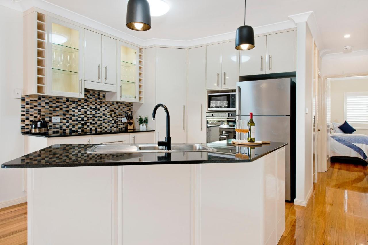 Adrift At Dolphin Cove Apt 5 - Riverfront Modern North Haven Bagian luar foto